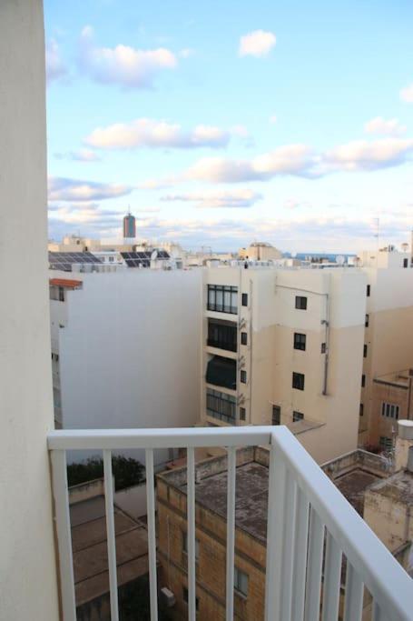 Sunny 2 Bedroom, 2 Bathrooms, Seaside Apt. Sliema Exterior foto