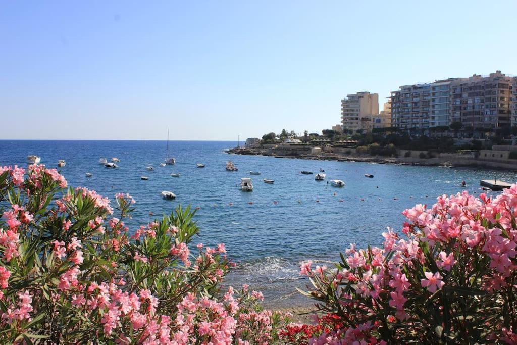 Sunny 2 Bedroom, 2 Bathrooms, Seaside Apt. Sliema Exterior foto