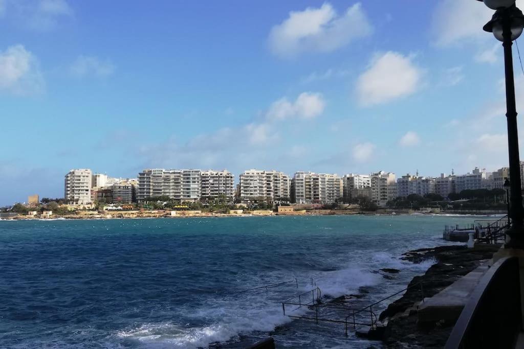 Sunny 2 Bedroom, 2 Bathrooms, Seaside Apt. Sliema Exterior foto