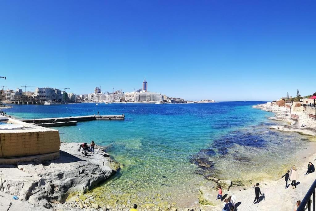 Sunny 2 Bedroom, 2 Bathrooms, Seaside Apt. Sliema Exterior foto