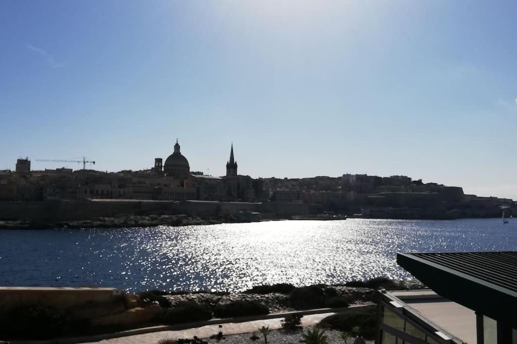 Sunny 2 Bedroom, 2 Bathrooms, Seaside Apt. Sliema Exterior foto